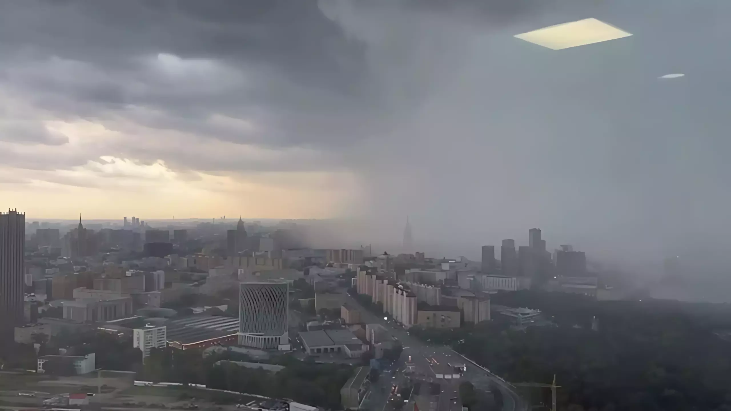 Ветер в Москве очистит воздух от пыльцы и примесей
